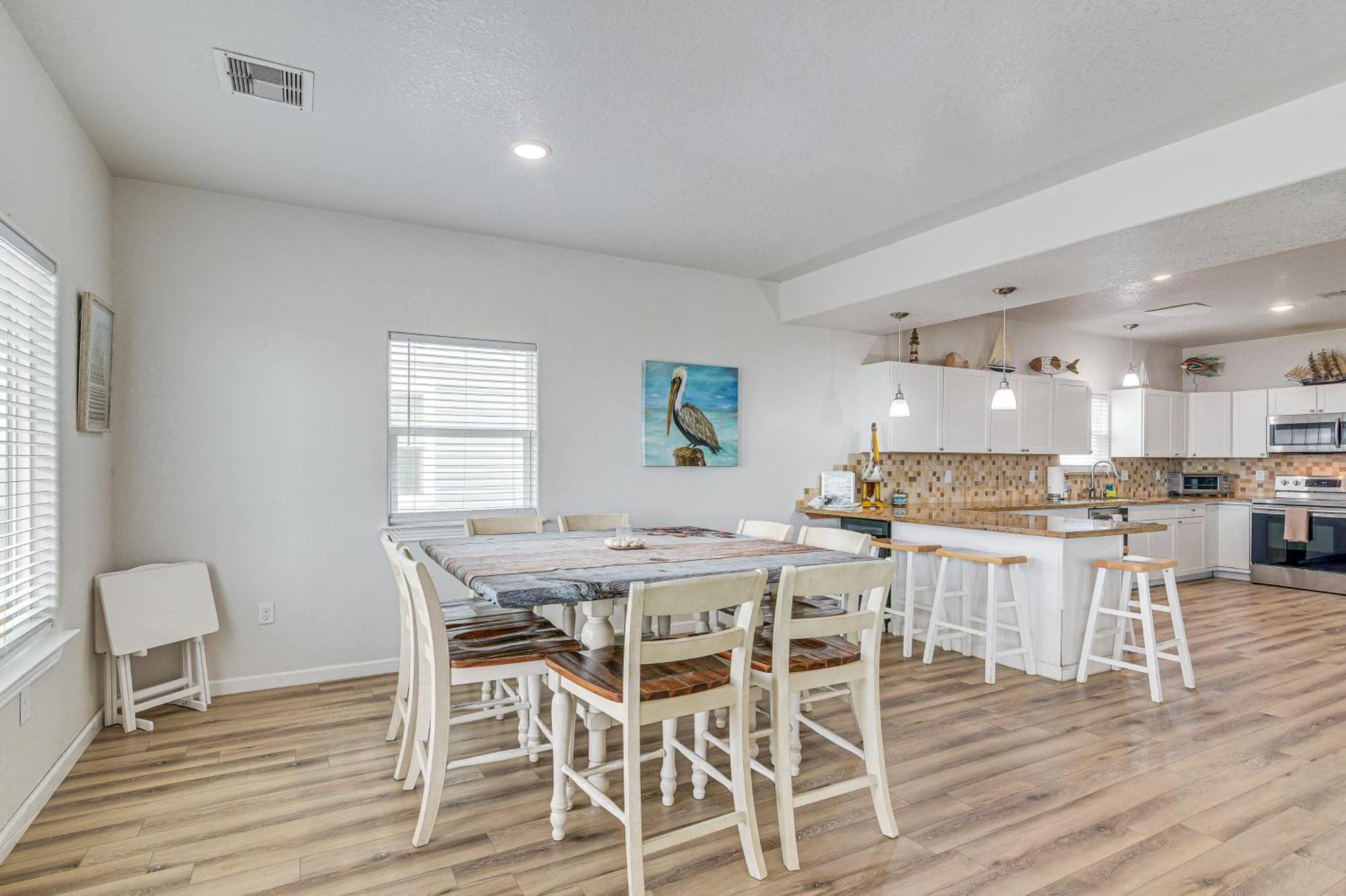 Beachfront Texas Retreat - 2 Decks, Patio And Views! Surfside Beach Exterior photo